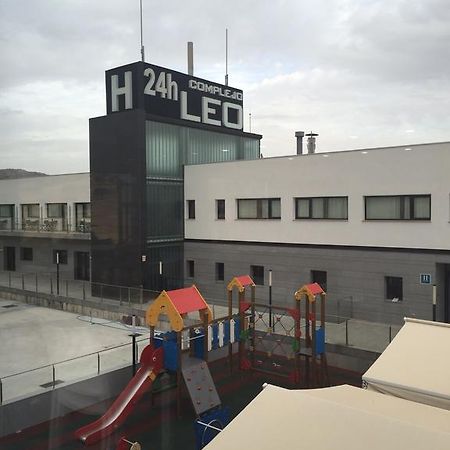 Отель Complejo Leo 24H Монестерио Экстерьер фото